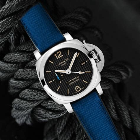 does all panerai comes with rubber strap|panerai rubber strap 42mm.